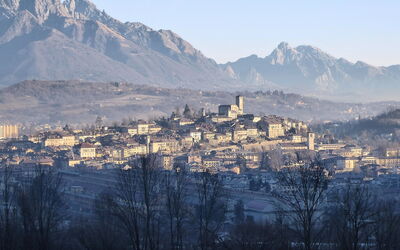 La Casa Di Valbelluna: Bergachtig Landvormen, Heuvel, Berg, Stedelijk Gebied, Stad,  Dorf\, Woongebied, Dak, Landschap, Heuvel Station
