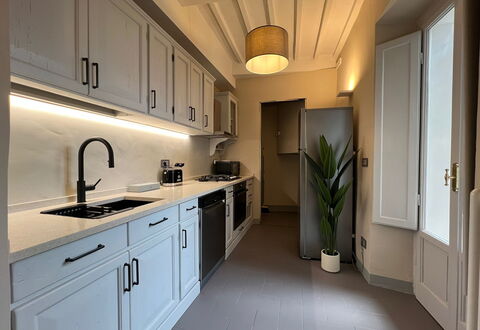 Via Roma 39: Keuken, Countertop, Toestel Van De Keuken, Cabinetry, Interieur Ontwerp, Major Appliance, Meubilair, Flooring, Hout, Fornuis