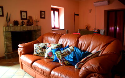 Casa Carletto, Abruzzo: Meubilair, Bankstel, Interieur Ontwerp, Flooring, Woonkamer, Verdieping, Hout, Kamer, Textiel