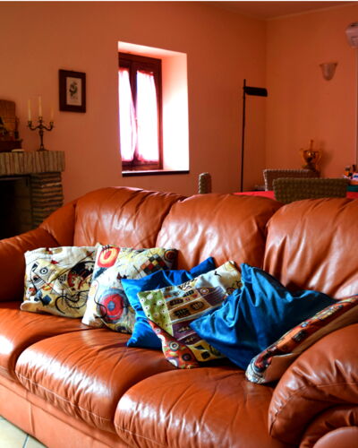 Casa Carletto, Abruzzo: Meubilair, Bankstel, Interieur Ontwerp, Flooring, Woonkamer, Verdieping, Hout, Kamer, Textiel