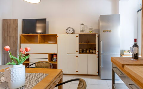 Casa Ballerini: Meubilair, Interieur Ontwerp, Flooring, Cabinetry, Hout, Stellingen, Verdieping, Keuken, Toestel Van De Keuken, Plank