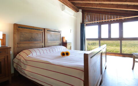 Venice Photobirding, Nature And Culture: Meubilair, Bed, Slaapkamer, Interieur Ontwerp, Hout, Laken, Bedding, Plafond, Kamer, Flooring