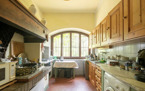 Villa Albertina: Keuken, Interieur Ontwerp, Hout, Flooring, Countertop, Meubilair, Plafond, Cabinetry, Verlichting, Verdieping