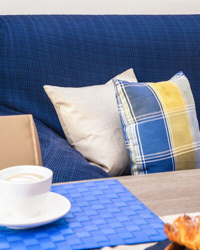Suite Acquamare: Meubilair, Textiel, Bankstel, Kussen, Kussen Gooien, Linens, Woonkamer, Hoofdkussen, Serveware