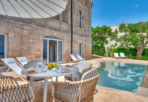 Villa Augusta Vista Mare: Landgoed, Zwembad, Herenhuis, Villa, Badplaats, Hacienda, Paleis, Buitenmeubels, Toevlucht