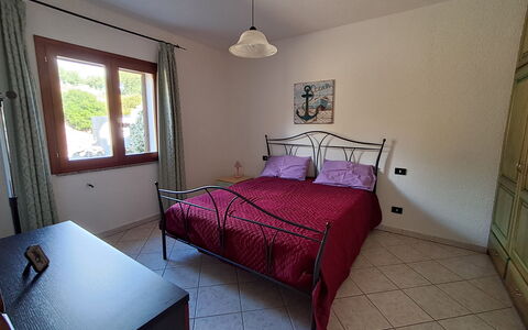 La Casetta Di Greise: Meubilair, Bed, Interieur Ontwerp, Slaapkamer, Flooring, Verdieping, Laken, Kamer, Bedding, Plafond