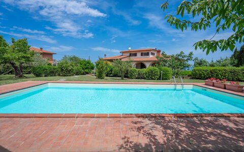 Il Campino, Pool, Montaione: Blauw, Zwembad, Hacienda, Landgoed, Boerderij, Eco Hotel, Villa, Toevlucht, Landscaping, Waterpartij