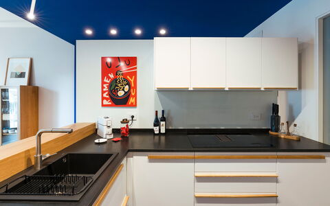 Il Monumento: Keuken, Countertop, Toestel Van De Keuken, Hout, Interieur Ontwerp, Flooring, Major Appliance, Fornuis, Huishoudapparatuur, Cabinetry
