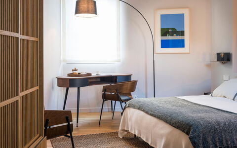 Il Monumento: Meubilair, Interieur Ontwerp, Flooring, Muur, Verdieping, Slaapkamer, Hout, Kamer, Bed, Verlichting