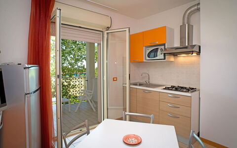 Tortoreto Apartment Close To The Sea, Ac,wi -fi: Stoel, Beits, Schaduw, Keuken En Eettafel, Aluminium, Keuken