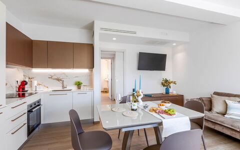Perla Costa Conero: Meubilair, Interieur Ontwerp, Flooring, Hout, Verdieping, Kamer, Tafel, Plafond, Keuken, Huis