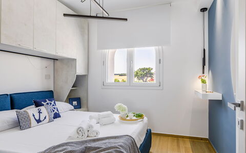 Brezza Costa Conero: Meubilair, Bed, Slaapkamer, Interieur Ontwerp, Laken, Bedding, Linens, Textiel, Kamer, Verdieping