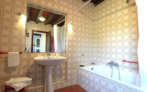 Casa Ballo delle Streghe, Garden, Montebelluna: Muur, Flooring, Interieur Ontwerp, Verdieping, Badkamer, Loodgieterswerkinrichting, Plafond, Wastafel In De Badkamer, Loodgieter, Kamer
