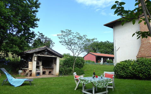 Casa Ballo delle Streghe, Garden, Montebelluna: Struik, Tuin, Meubilair, Gazon, Backyard, Verblijf, Buitenmeubels, Schaduw, Stoel, Werf