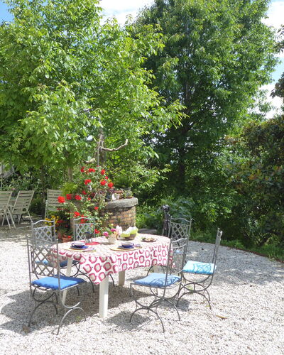 Casa Ballo delle Streghe, Garden, Montebelluna: Meubilair, Stoel, Tafel, Buitenmeubels, Tuin, Struik, Buitentafel, Schaduw, Keuken En Eettafel