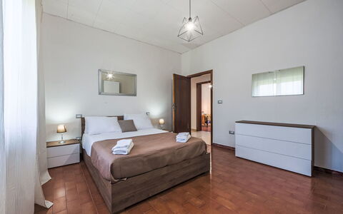 Celeste: Interieur Ontwerp, Plafond, Verdieping, Flooring, Kamer, Bed, Meubilair, Appartement, Slaapkamer, Laken