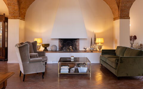 Villa Leone Reale: Meubilair, Interieur Ontwerp, Muur, Flooring, Bankstel, Verdieping, Woonkamer, Plafond, Verlichting, Kamer