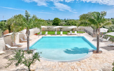 Masseria Lamagrotte by Raro Rooms: Zwembad, Buitenmeubels, Toevlucht, Paraplu, Ligstoel, Samengesteld Materiaal, Eco Hotel, Thermae, Schaduw, Waterpartij