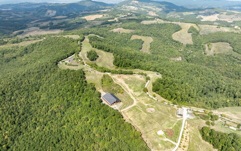 Villa Airone Tegoni, Pool, Radicondoli: Landschap, Land Lot, Plain, Vogelperspectief, Luchtfotografie, Heuvel Station, Plantage, Boerderij
