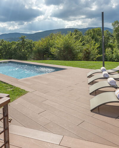 Villa Airone Tegoni, Pool, Radicondoli: Buitenmeubels, Zwembad, Samengesteld Materiaal, Dek, Houten Vloer, Hardwood, Flagstone, Schaduw, Tuin, Ligstoel