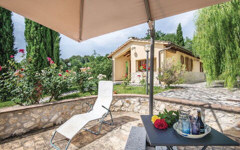 Casa Salvia, Ac, Wifi, Narni: Meubilair, Tafel, Buitenmeubels, Stoel, Schaduw, Tuin, Keuken En Eettafel, Buitentafel, Backyard, Bloempot