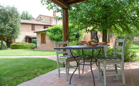 Oasi Della Pergola: Meubilair, Buitenmeubels, Tafel, Stoel, Buitentafel, Tuin, Backyard, Keuken En Eettafel, Schaduw, Outdoor Structuur