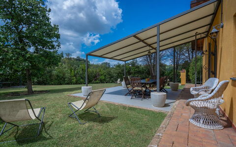 Casale La Canigiana, House, Pool, San Miniato: Meubilair, Schaduw, Buitenmeubels, Stoel, Buitentafel, Outdoor Structuur, Backyard, Luifel, Keuken En Eettafel, Tuin
