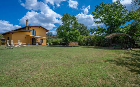 Casale La Canigiana, House, Pool, San Miniato: Gras, Land Lot, Plain, Landelijk Gebied, Gazon, Tuin, Verblijf, Weide, Schaduw, Landgoed