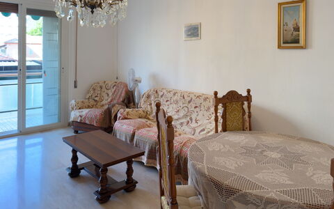 Casa Francy - Arma Di Taggia: Meubilair, Interieur Ontwerp, Flooring, Verdieping, Hout, Kamer, Plafond, Tafel, Verlichting, Woonkamer