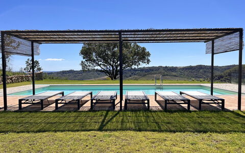 Villa Sassinoro: Zwembad, Schaduw, Outdoor Structuur, Landscaping, Pergola, Toevlucht, Paviljoen, Eco Hotel, Buitenmeubels