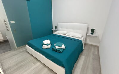 Appartamento Galia: Verdieping, Flooring, Meubilair, Interieur Ontwerp, Slaapkamer, Kamer, Bed, Bedding, Appartement, Laken