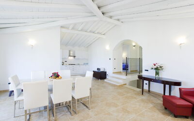 Villa Leccio 2: Interieur Ontwerp, Flooring, Plafond, Meubilair, Verdieping, Appartement, Kamer, Bankstel, Stoel