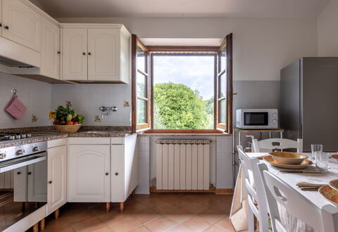 Oliveto Del Cantarello: Interieur Ontwerp, Toestel Van De Keuken, Keuken, Hout, Meubilair, Flooring, Major Appliance, Cabinetry, Countertop, Kamer