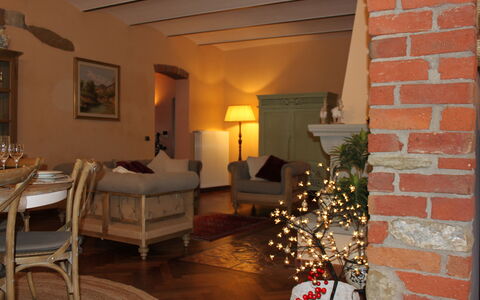 Holiday Home Croce With Spa: Meubilair, Interieur Ontwerp, Muur, Flooring, Hout, Stoel, Verdieping, Woonkamer, Kamer, Verlichting