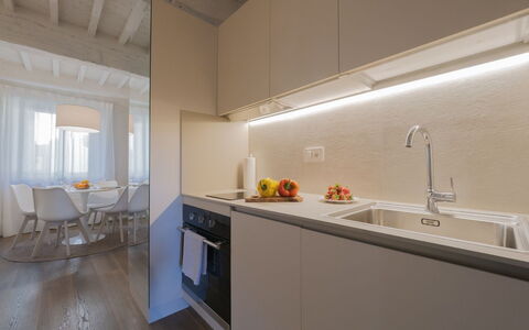 Guelfa 60: Interieur Ontwerp, Hout, Flooring, Keuken, Plafond, Verdieping, Countertop, Verlichting, Kamer, Toestel Van De Keuken