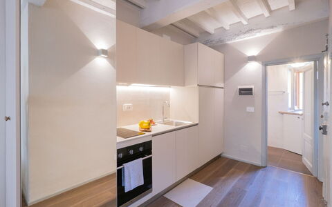 Guelfa 60: Interieur Ontwerp, Flooring, Muur, Hout, Plafond, Keuken, Verdieping, Major Appliance, Toestel Van De Keuken, Countertop