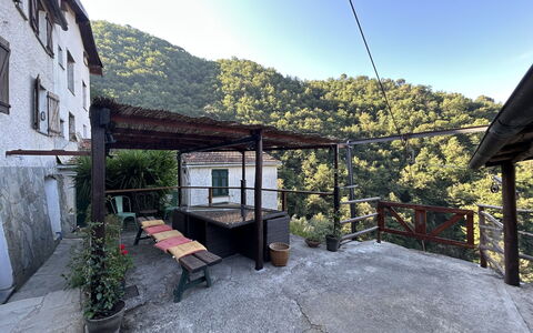 Manuela: Balkon, Bergdorp, Veranda