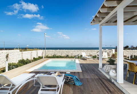 Timo: Toevlucht, Buitenmeubels, Zee, Zwembad, Eco Hotel, Stoel, Schaduw, Ligstoel, Oceaan, Paraplu