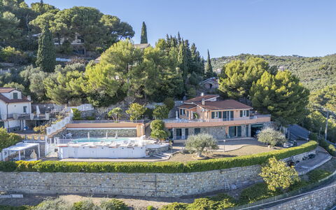 Villa Caroline, Private Pool and Seaview: Boom, Huis, Woongebied, Architectuur, Huis, Landgoed, Menselijke Nederzetting, Toevlucht, Herenhuis, Kust