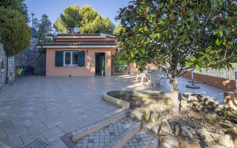 Villa Caroline, Private Pool and Seaview: Flagstone, Schaduw, Tegel, Beton, Tuin, Oprit, Landscaping, Werf, Cobblestone, Binnenplaats