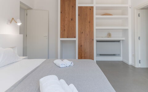 Casa Vita Bella: Hout, Flooring, Verdieping, Interieur Ontwerp, Plafond, Kamer, Appartement, Slaapkamer, Bed, Beits