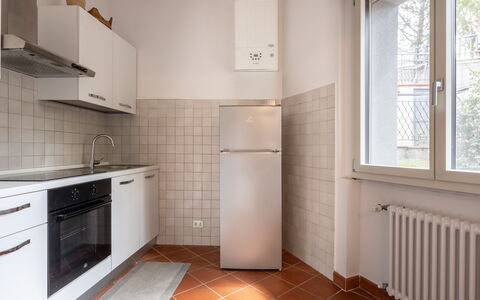Il Ferrone Apartment with Garden - Greve in Chiant: Flooring, Verdieping, Major Appliance, Keuken, Interieur Ontwerp, Toestel Van De Keuken, Appartement, Kamer, Plafond, Countertop