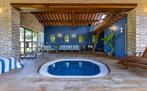 Aqua Bio Retreat: Zwembad, Meubilair, Toevlucht, Flooring, Stoel, Verdieping, Samengesteld Materiaal, Eco Hotel, Vrije Tijd, Buitenmeubels
