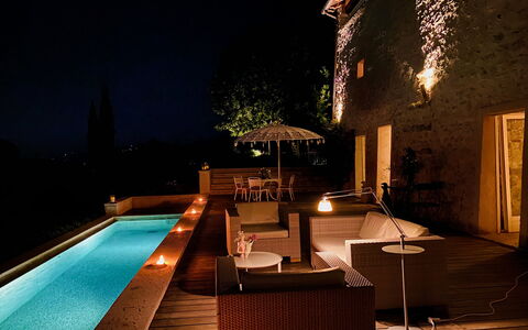 Asolina Villa: Zwembad, Meubilair, Toevlucht, Buitenmeubels, Verlichting, Landschap Verlichting, Eco Hotel, Stoel, Nacht, Schemer
