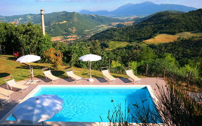 Villa Altavista: Bergachtig Landvormen, Heuvel, Berg, Bergketen, Hoogland, Heuvel Station, Ridge, Vallei, Buitenmeubels, Zwembad