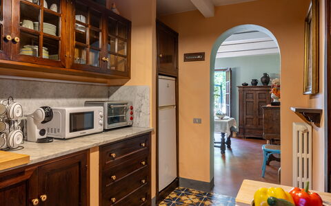 Podere la Botte, Pool, Lari: Meubilair, Interieur Ontwerp, Cabinetry, Flooring, Hout, Verdieping, Countertop, Keuken, Lade, Kast