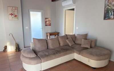 Alma Montis - Frabosa Sottana: Meubilair, Hout, Flooring, Verdieping, Interieur Ontwerp, Kamer, Woonkamer, Houten Vloer, Comfort, Stoel