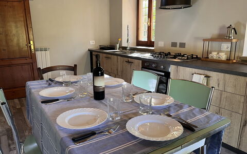 Villa Vindelbono: Meubilair, Hout, Interieur Ontwerp, Tafel, Flooring, Keuken En Eettafel, Stoel, Verlichting, Keuken, Kamer