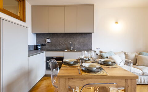 Baita Bucaneve: Meubilair, Keuken, Toestel Van De Keuken, Interieur Ontwerp, Countertop, Flooring, Muur, Cabinetry, Major Appliance, Hout