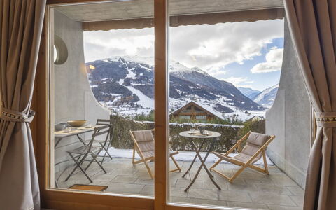 Baita Bucaneve: Interieur Ontwerp, Bergketen, Kamer, Plafond, Stoel, Gordijn, Venster Behandeling, Alpen, Ridge, Beits